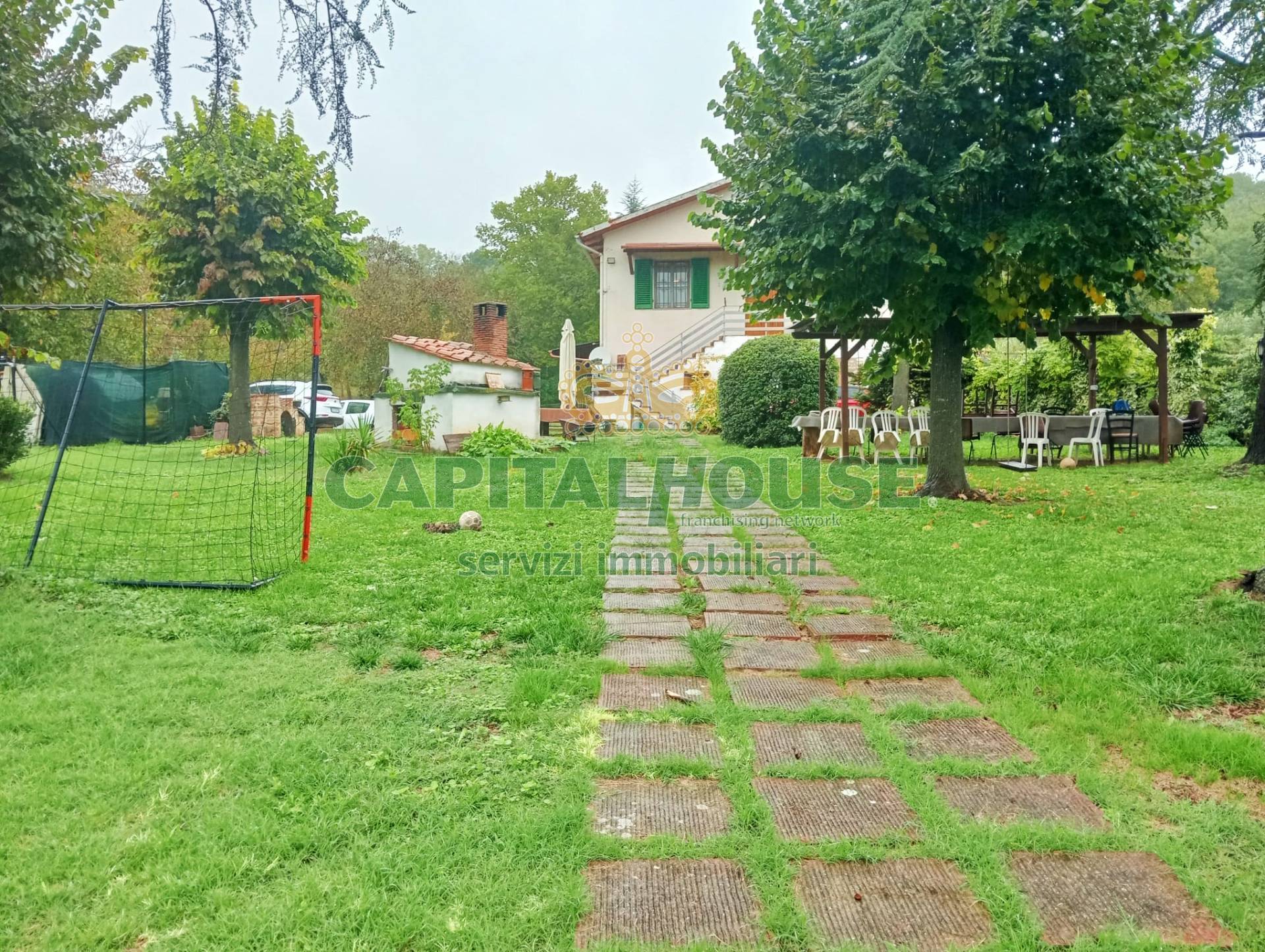 Villa trifamiliare in vendita a Certaldo