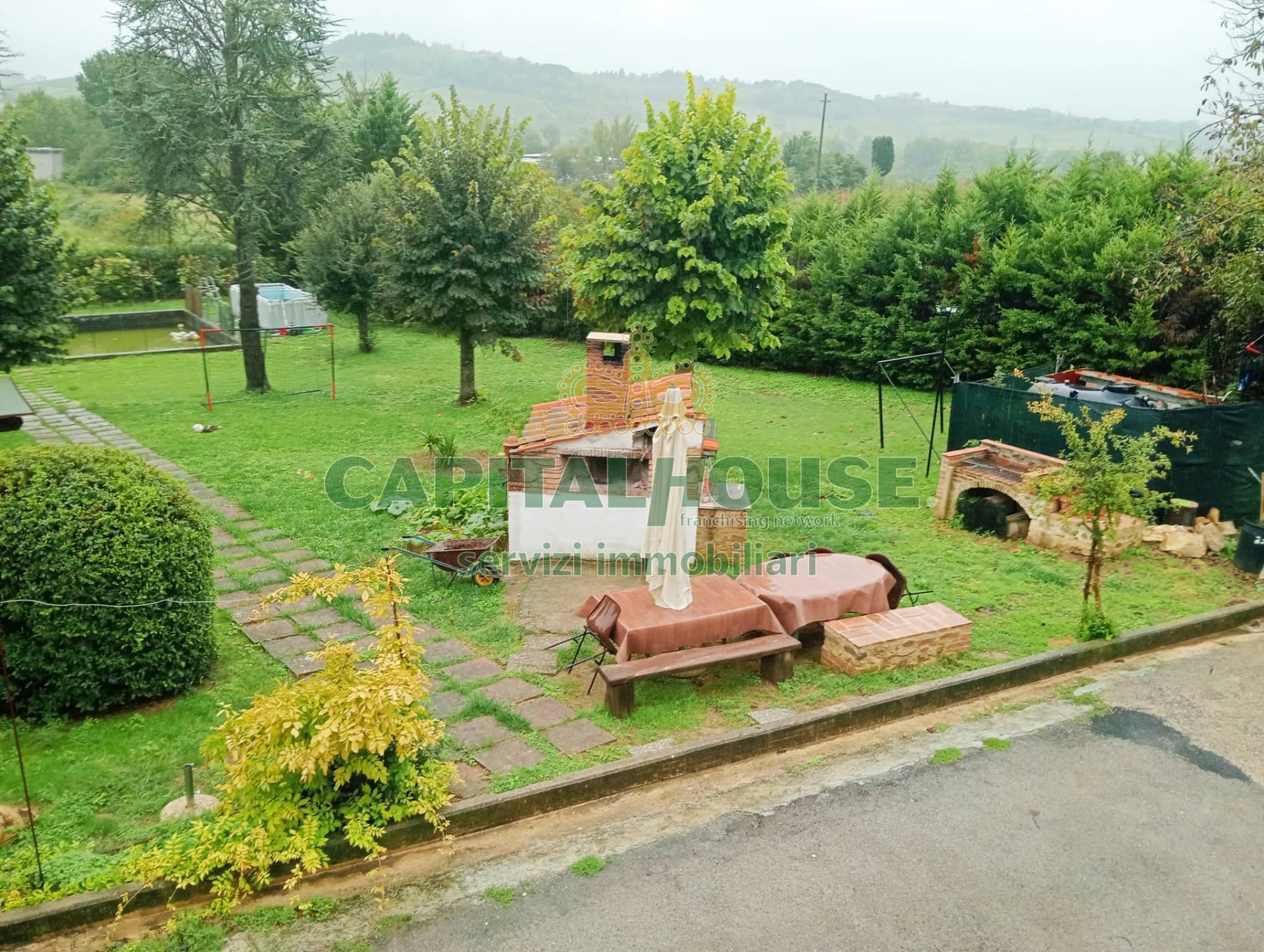 Villa trifamiliare in vendita a Certaldo