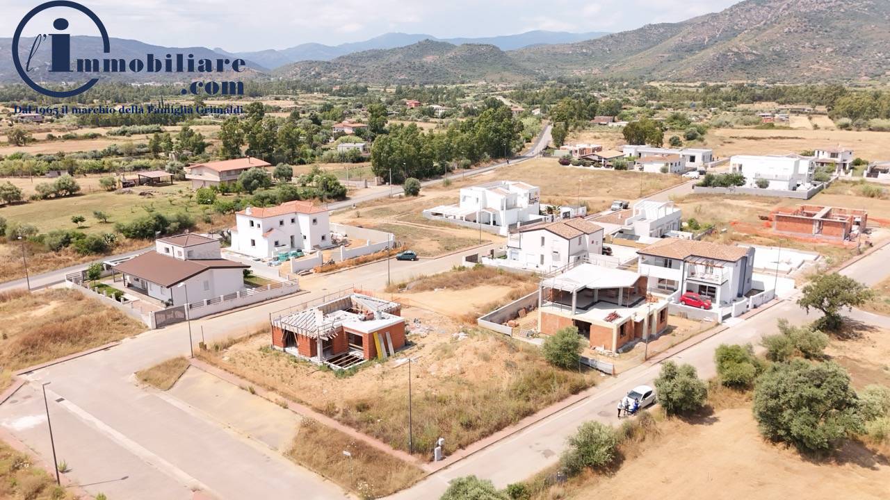 Terreno edificabile in vendita a Girasole