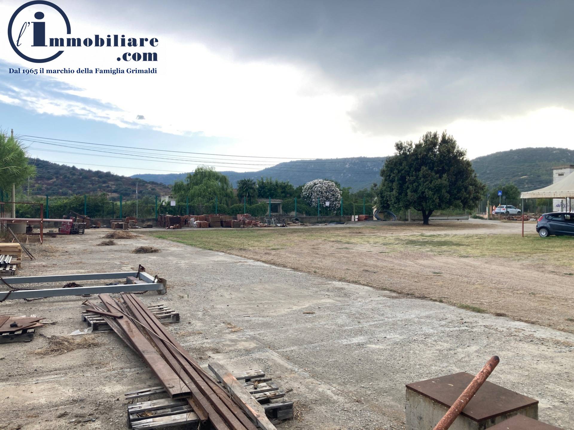 Capannone a schiera in affitto a Tortol