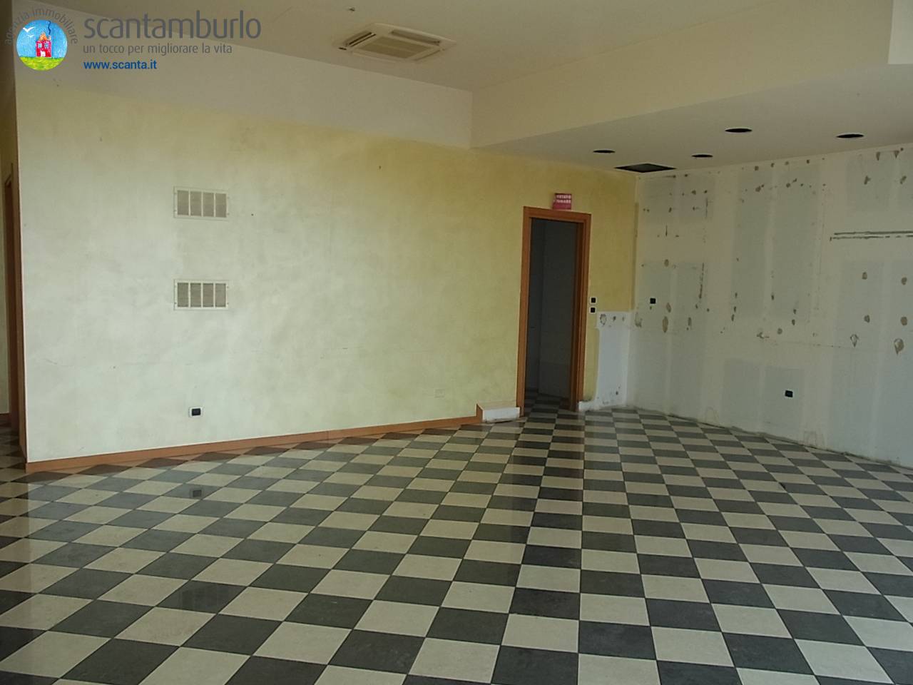 Locale commerciale in vendita a Treviso, S.Giuseppe