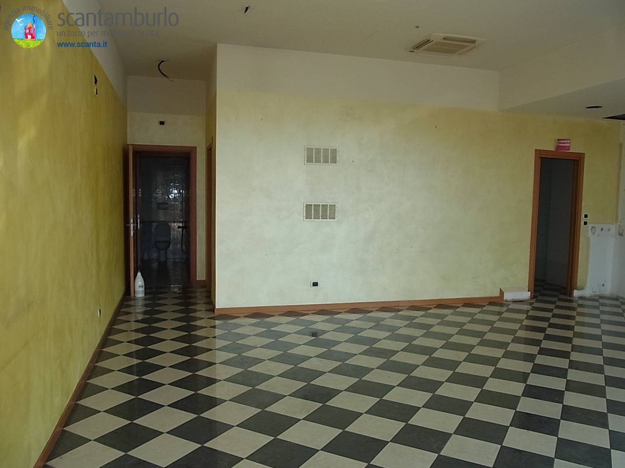 Locale commerciale in vendita a Treviso, S.Giuseppe