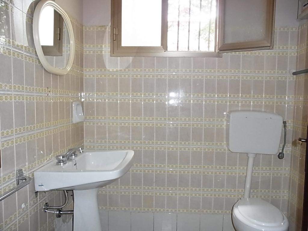 Locale commerciale in affitto a Crocetta del Montello