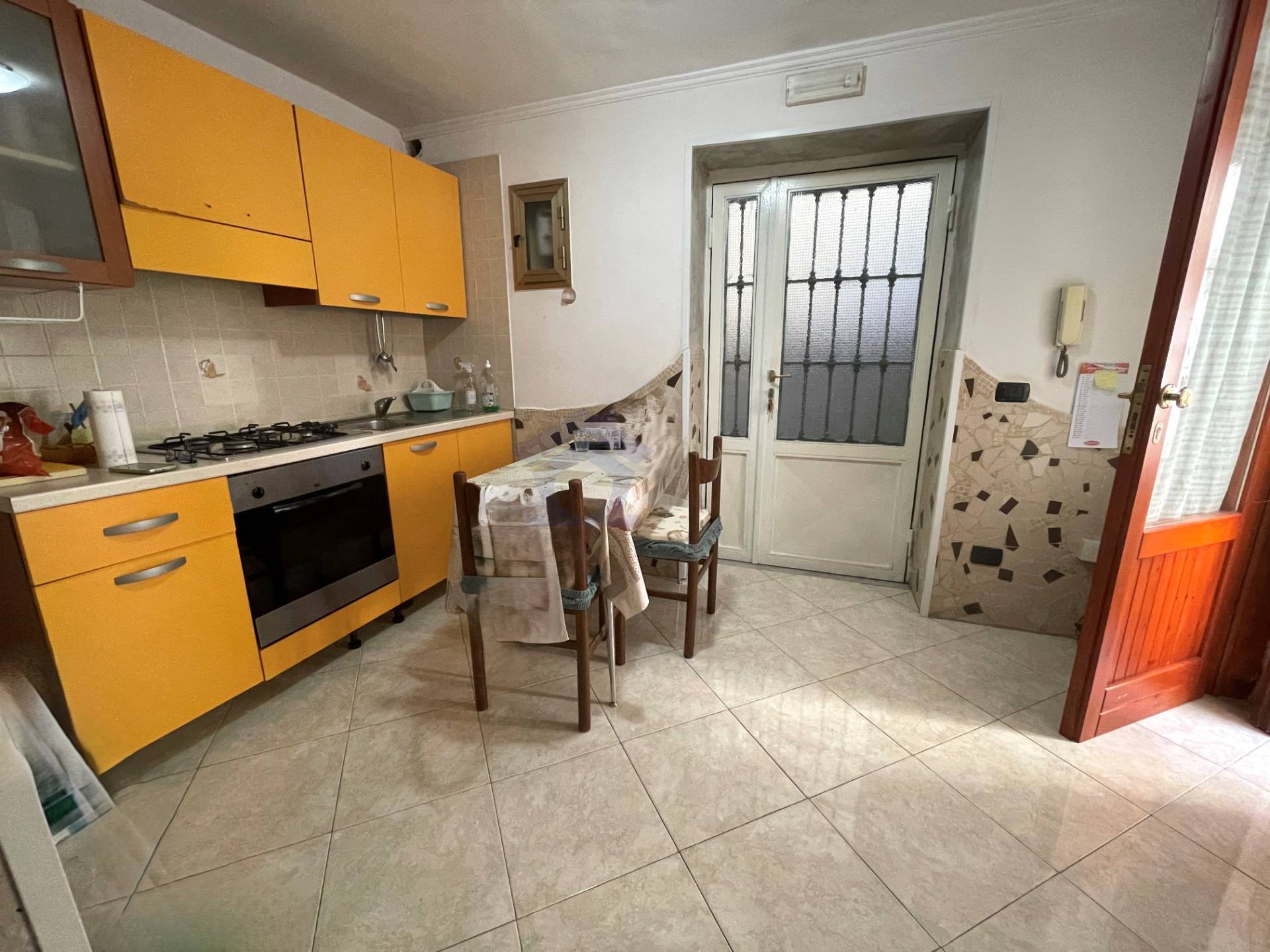 Appartamento in vendita a Torre Annunziata, sud