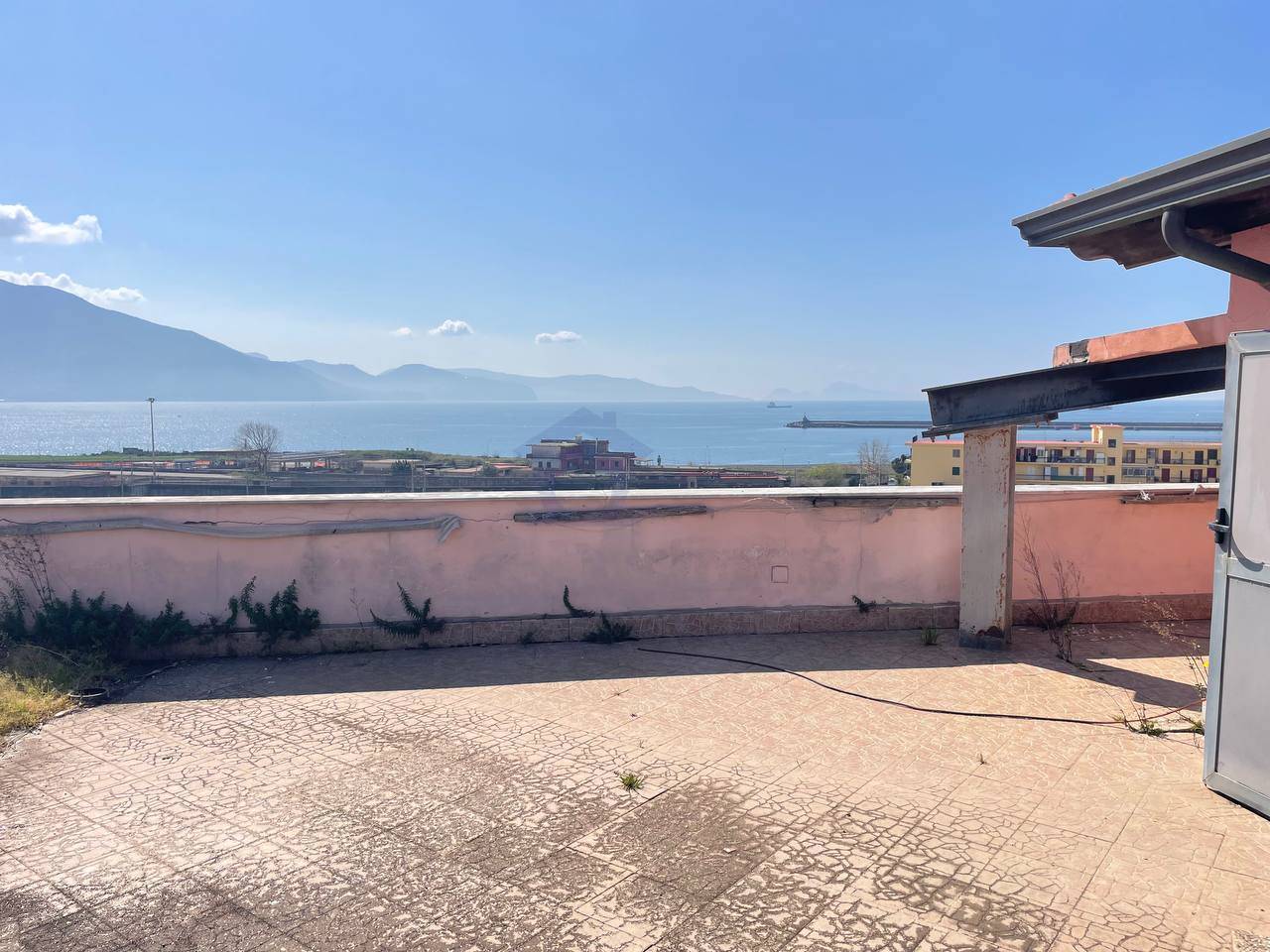 Mansarda in vendita a Torre Annunziata, sud
