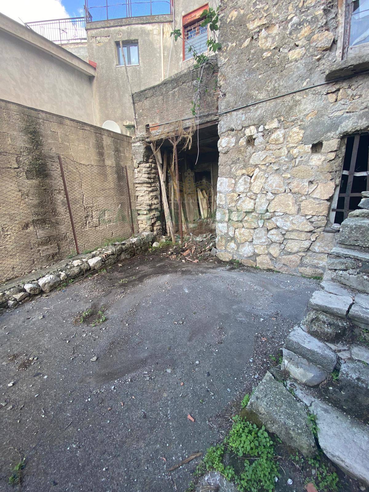 Deposito in vendita a Domicella