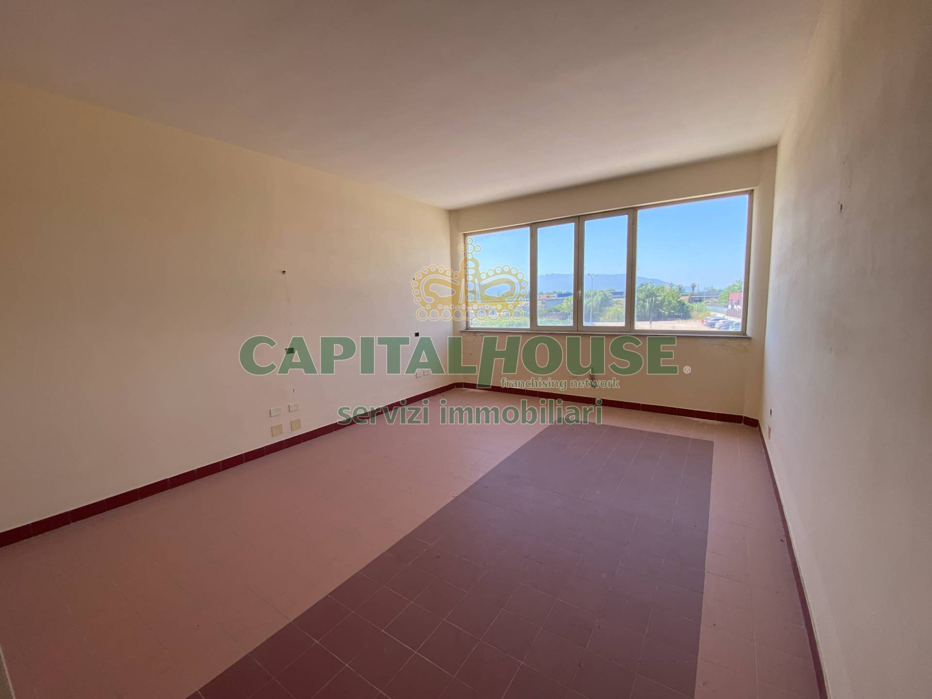 Commerciale in affitto a Striano