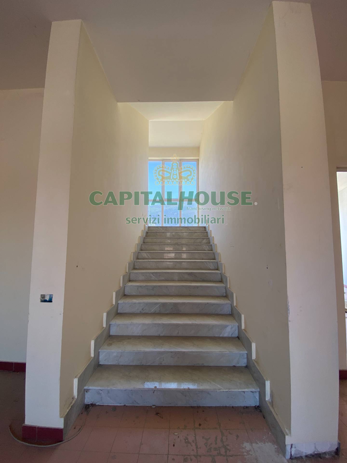 Commerciale in affitto a Striano