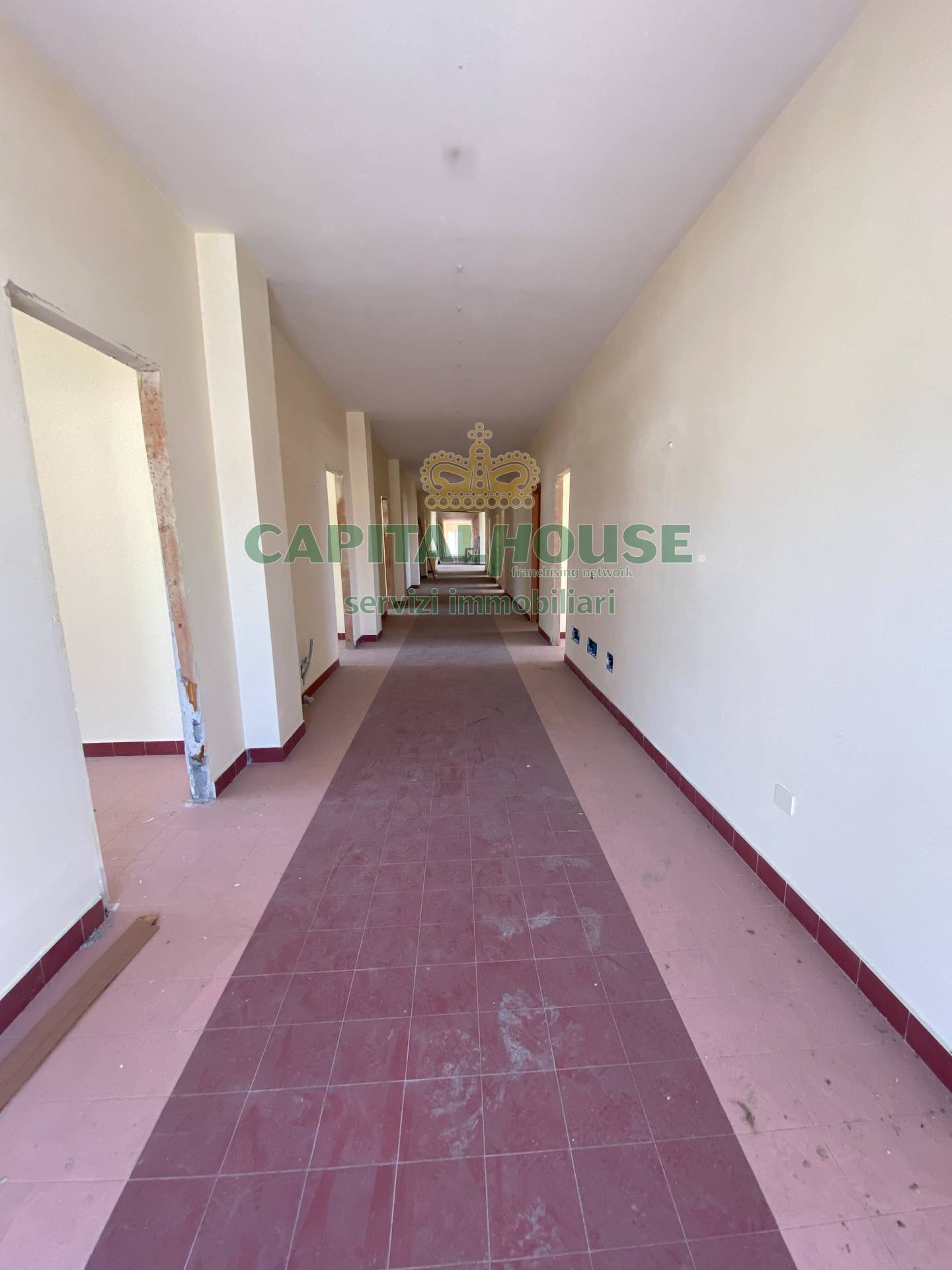 Commerciale in affitto a Striano