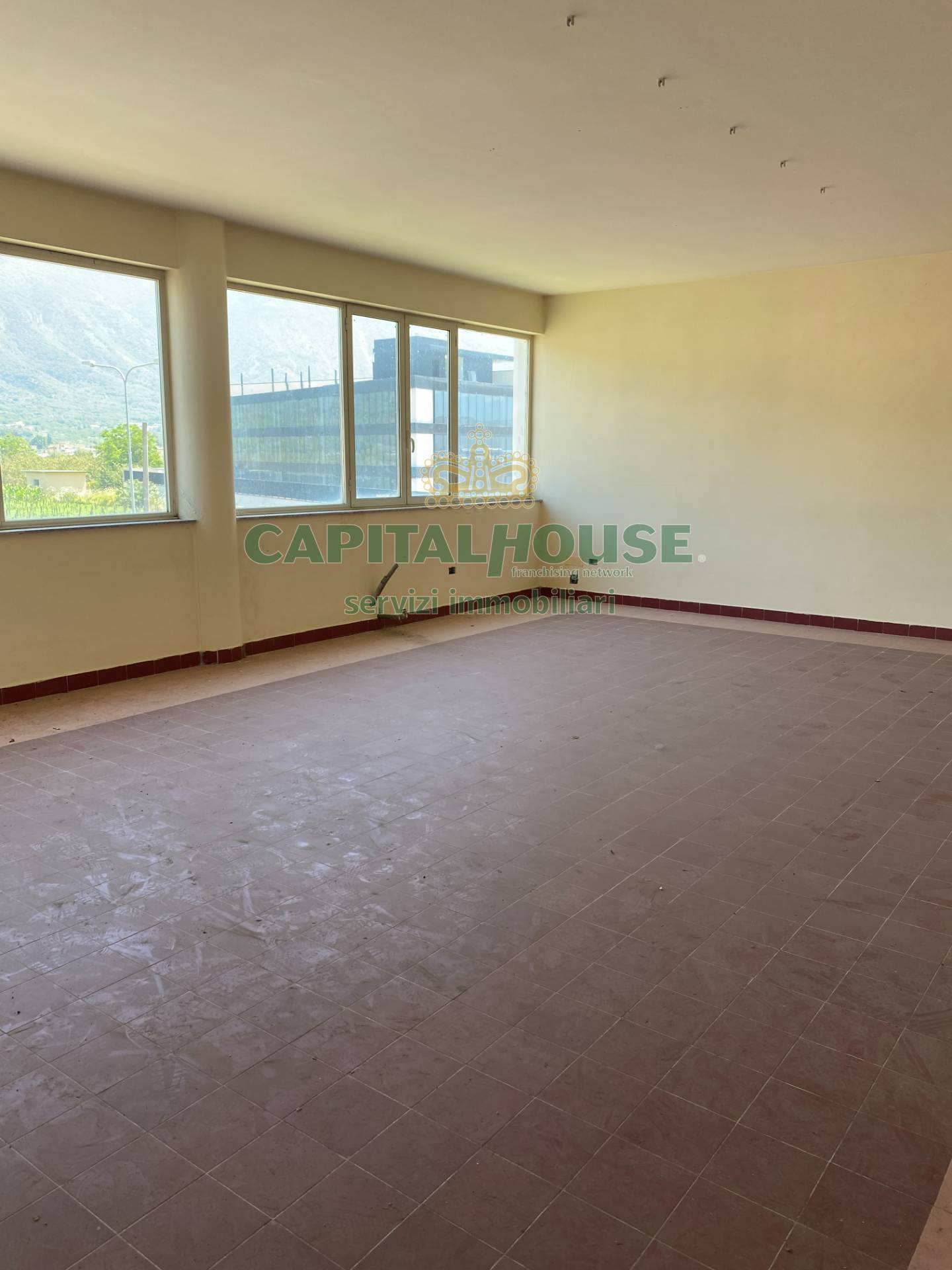 Commerciale in affitto a Striano