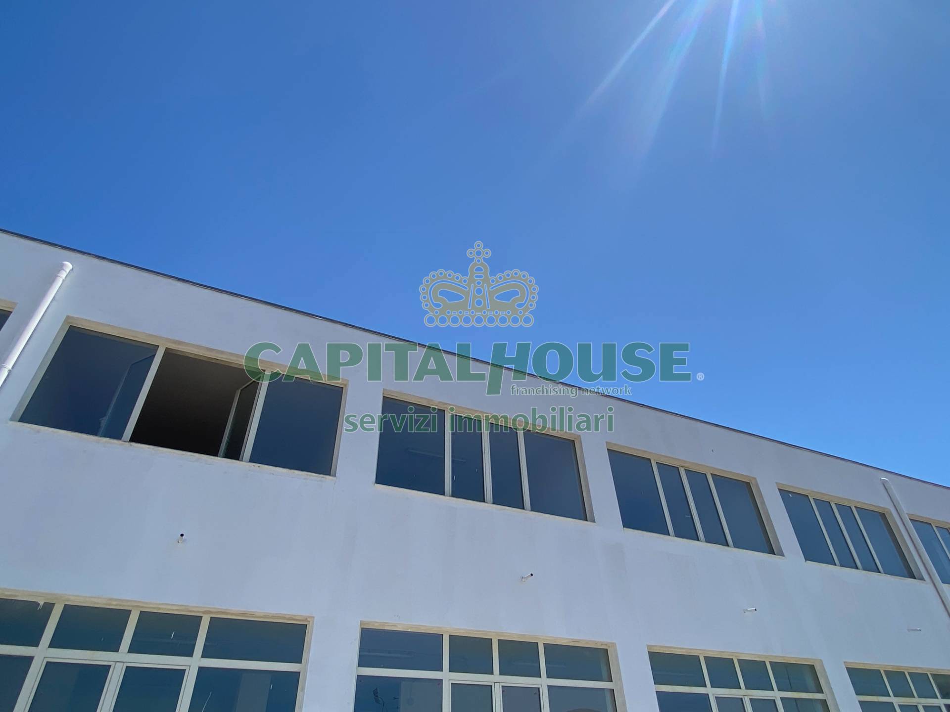Commerciale in affitto a Striano