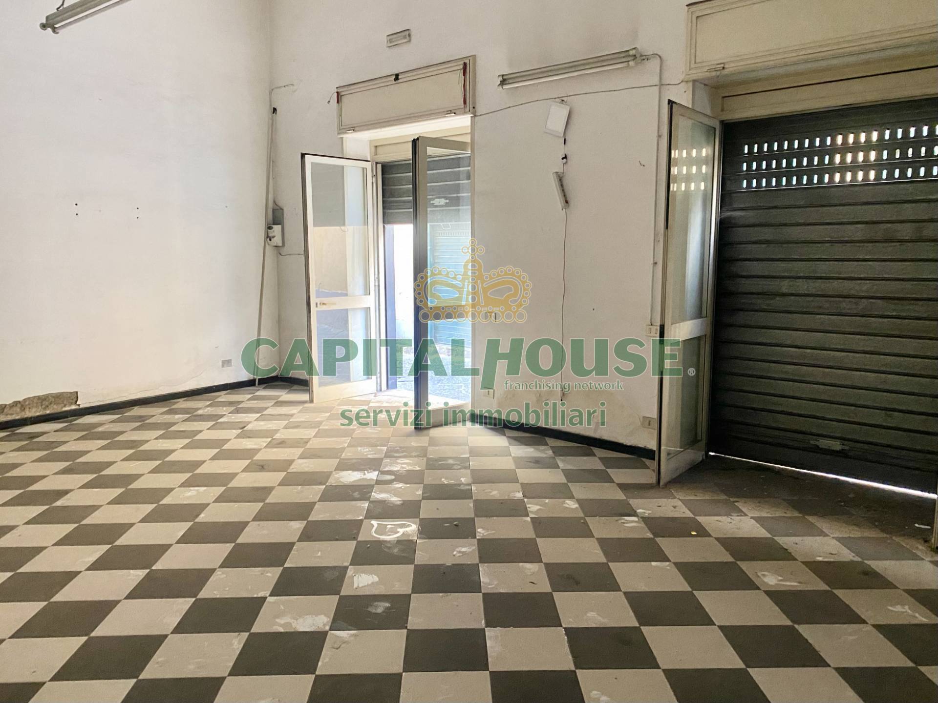 Commerciale in vendita a Palma Campania