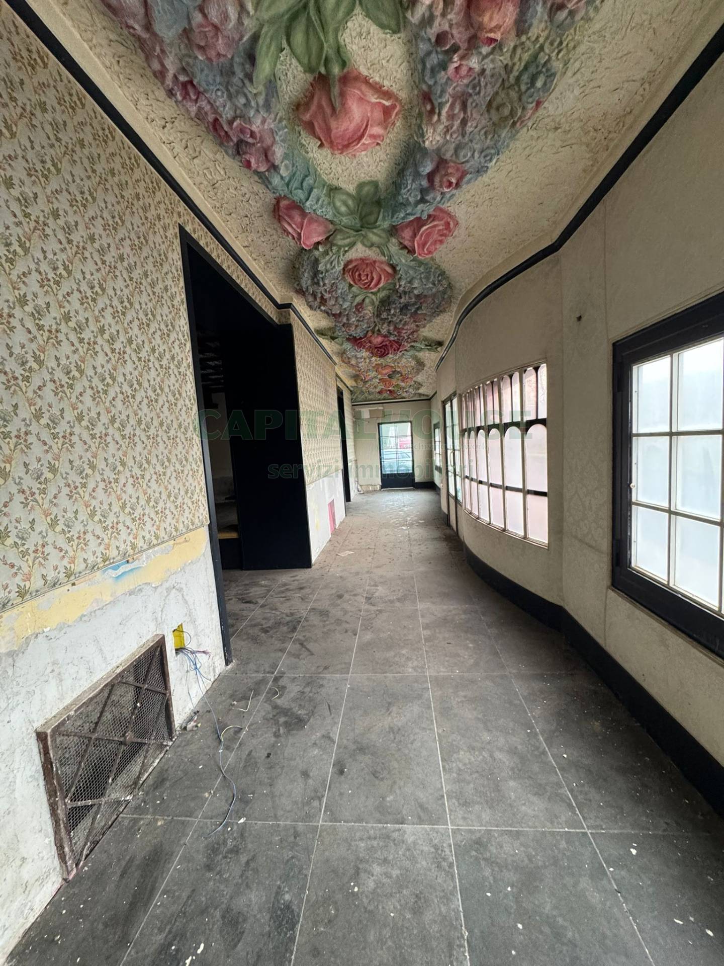 Commerciale in affitto a Palma Campania