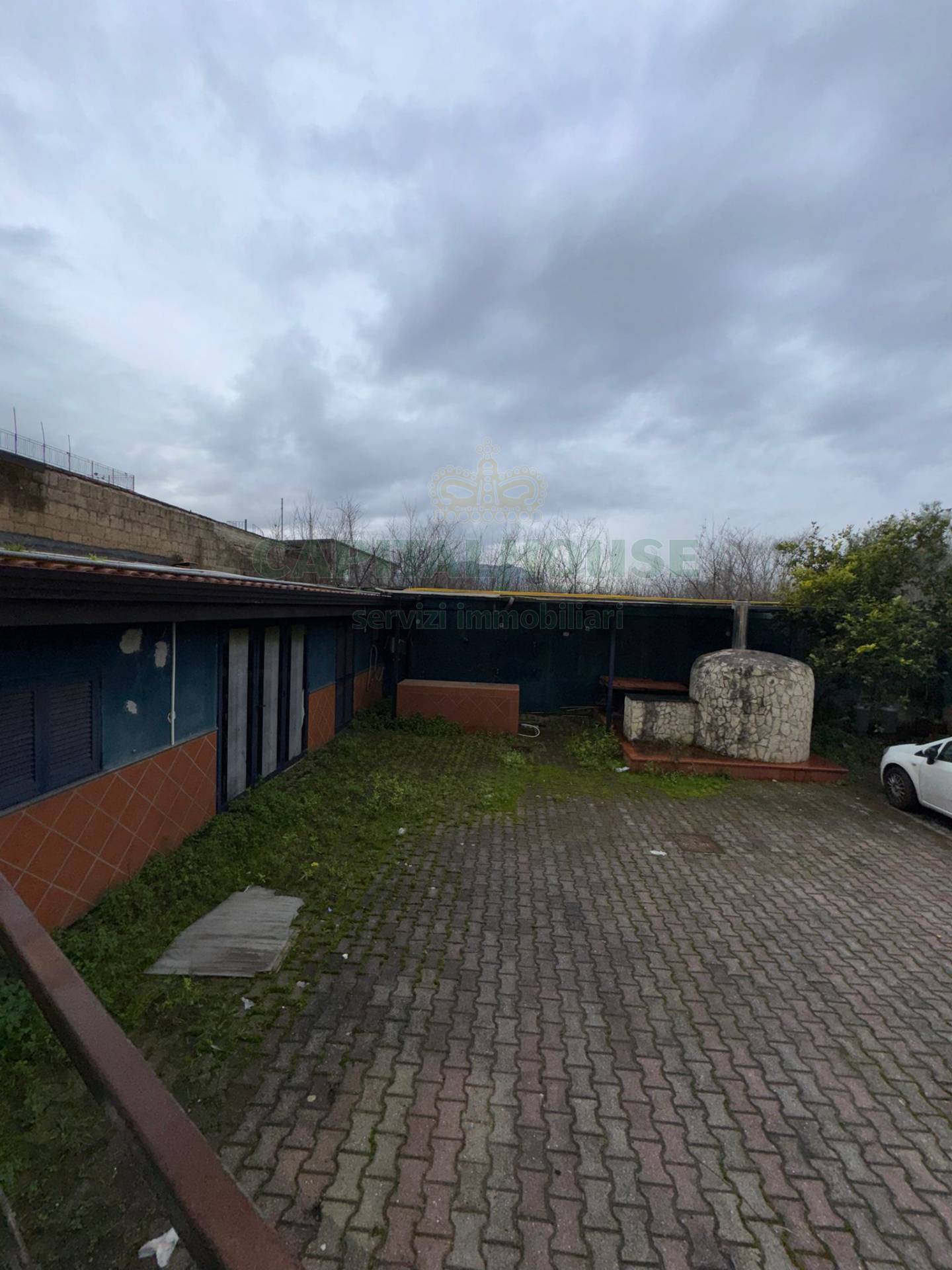 Commerciale in affitto a Palma Campania