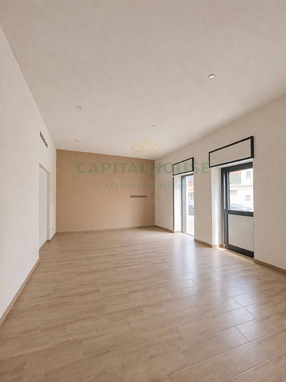 Commerciale in affitto a Striano