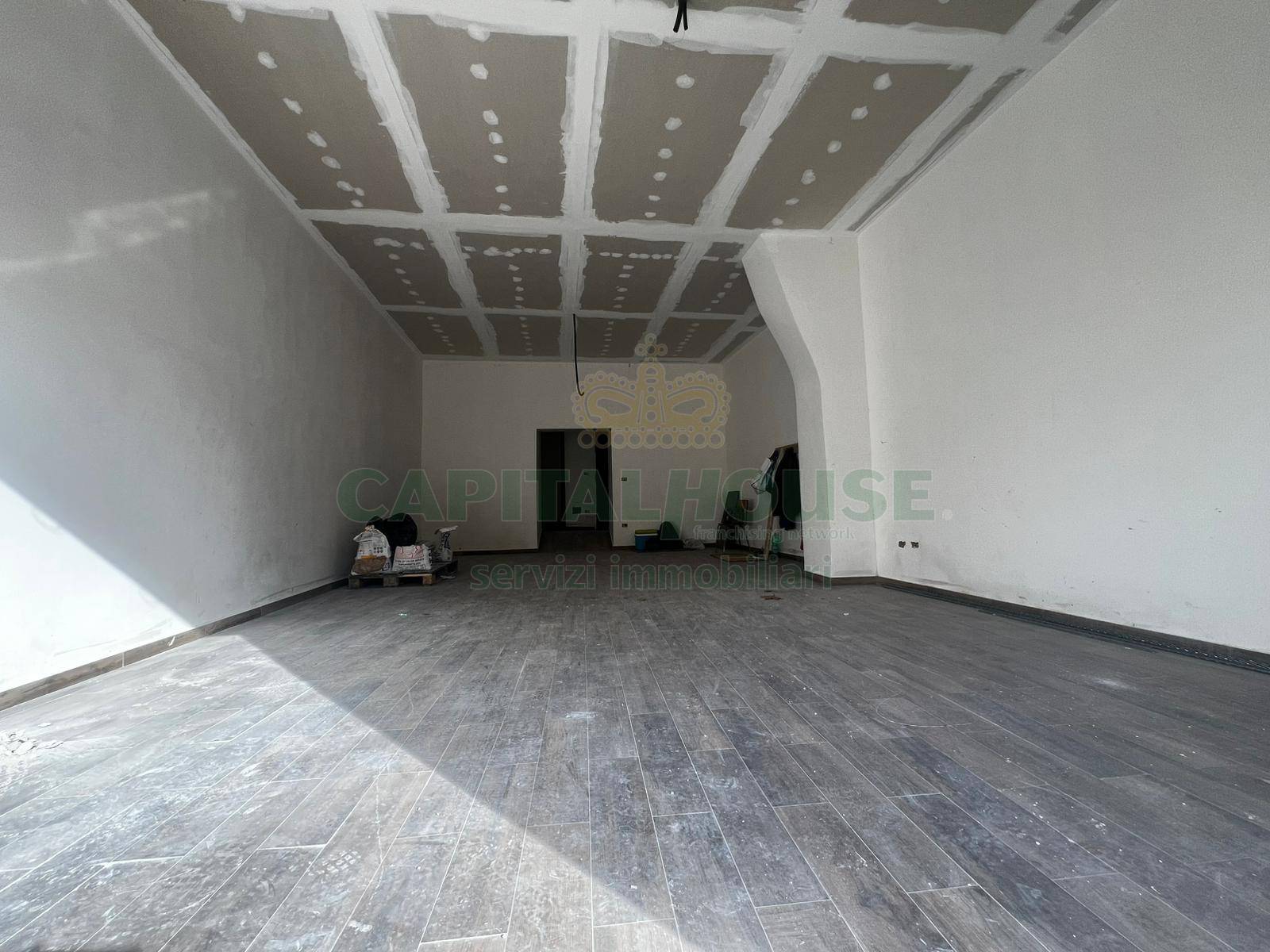 Commerciale in affitto a Atripalda