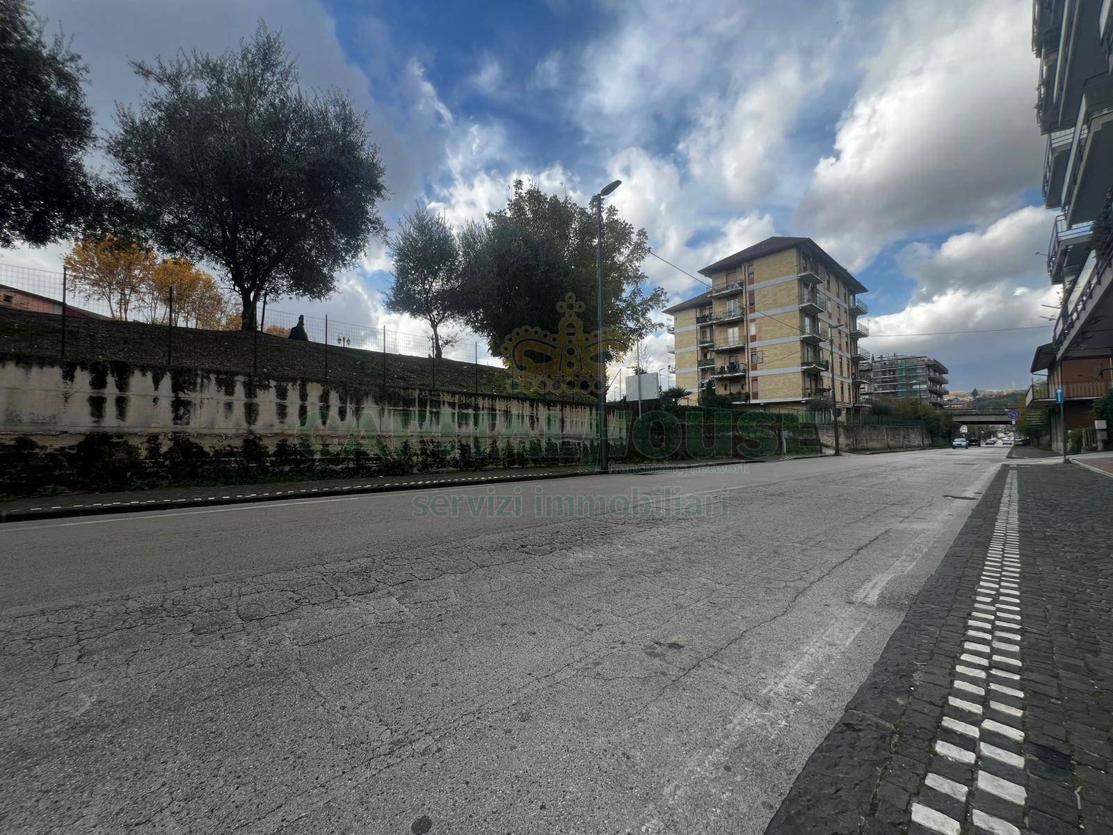 Commerciale in affitto a Atripalda