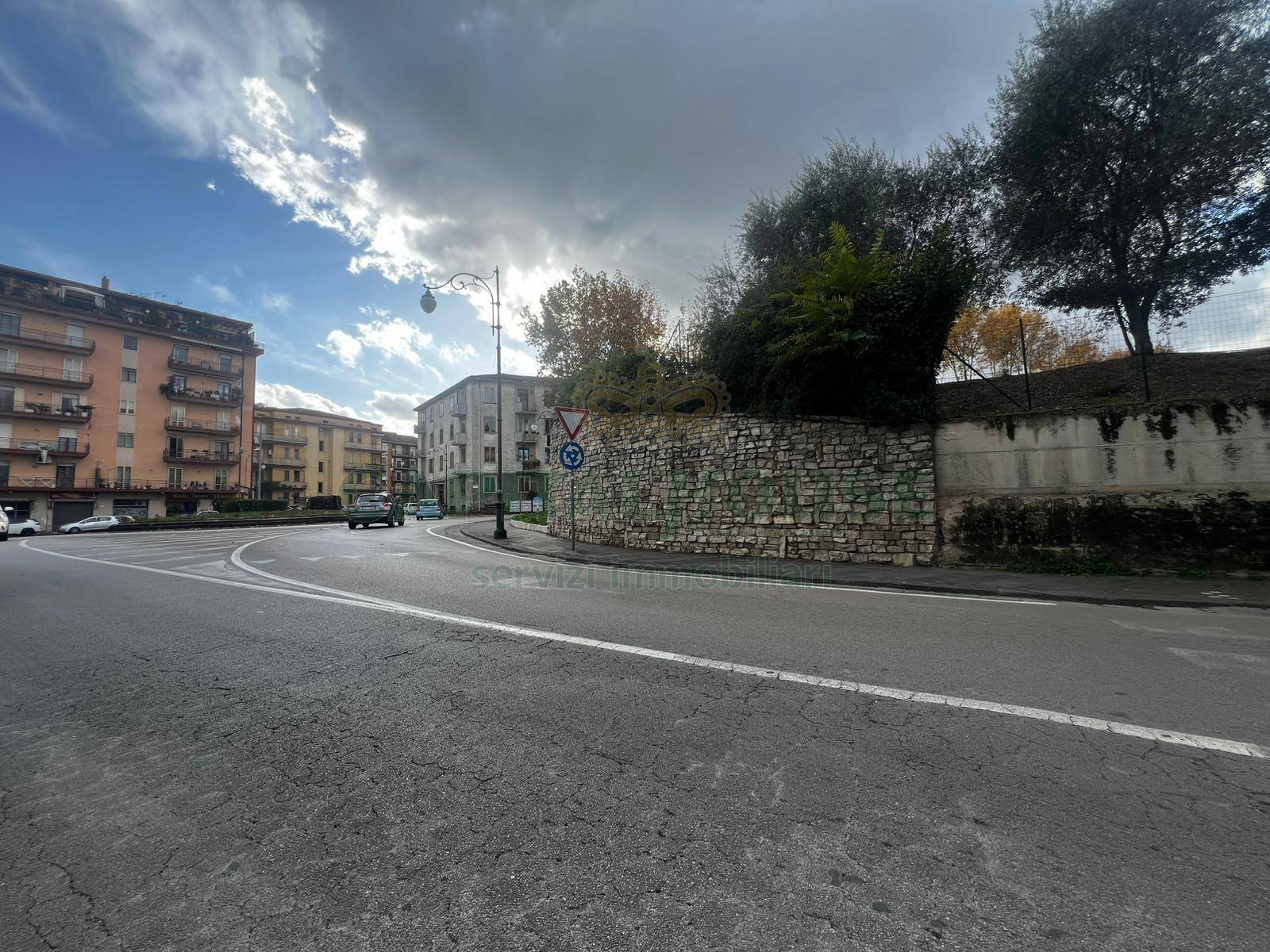 Commerciale in affitto a Atripalda