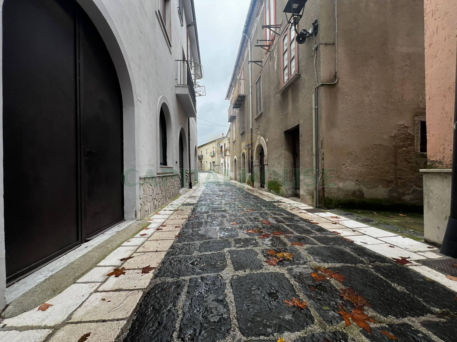 Box o garage in vendita a Parolise