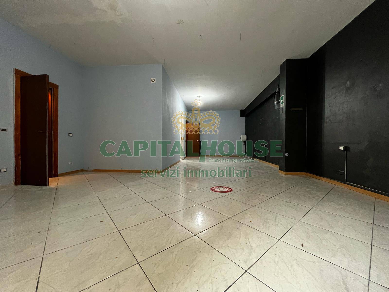 Commerciale in affitto a Pratola Serra, Pratola