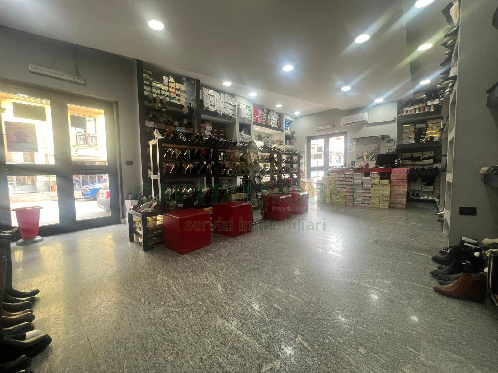 Commerciale in affitto a Atripalda