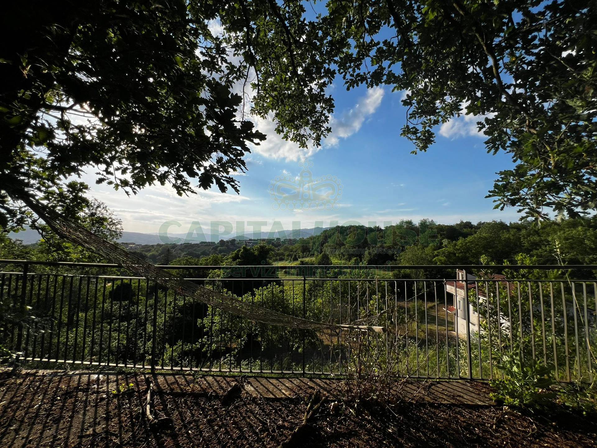 S.Indipendente in vendita a Pratola Serra