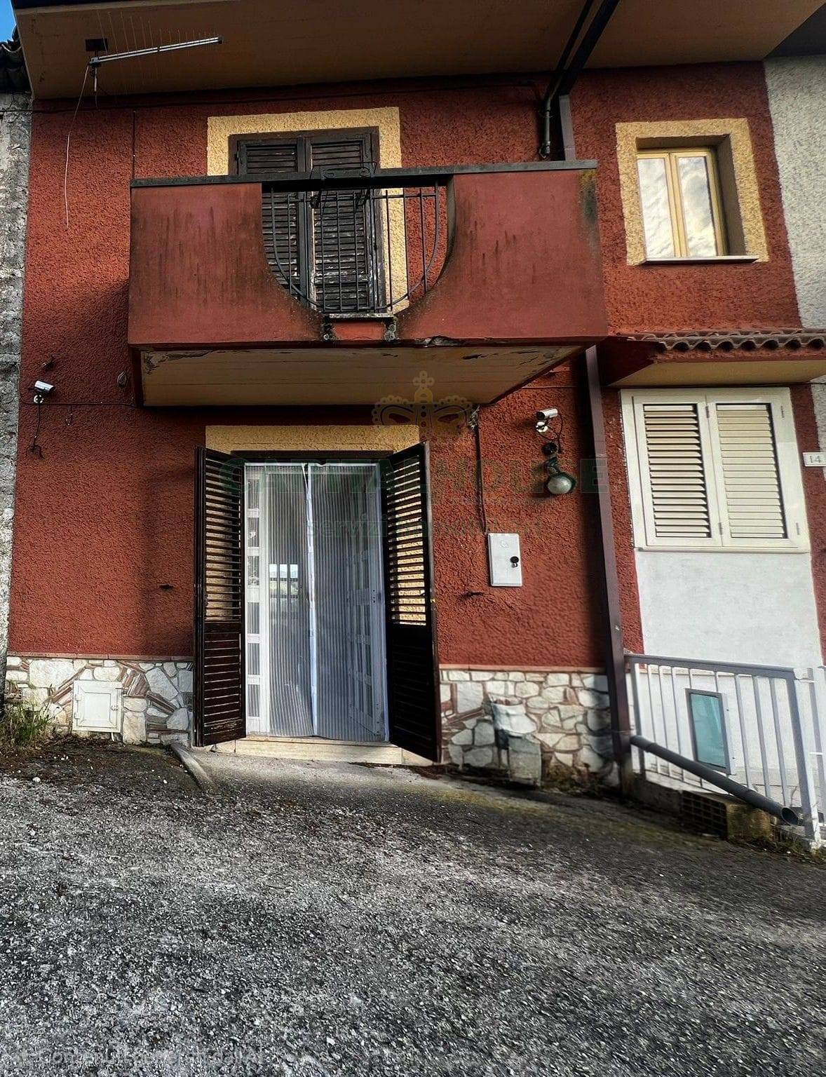 S.Indipendente in vendita a Pratola Serra