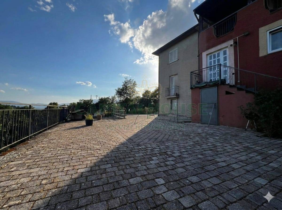 S.Indipendente in vendita a Pratola Serra