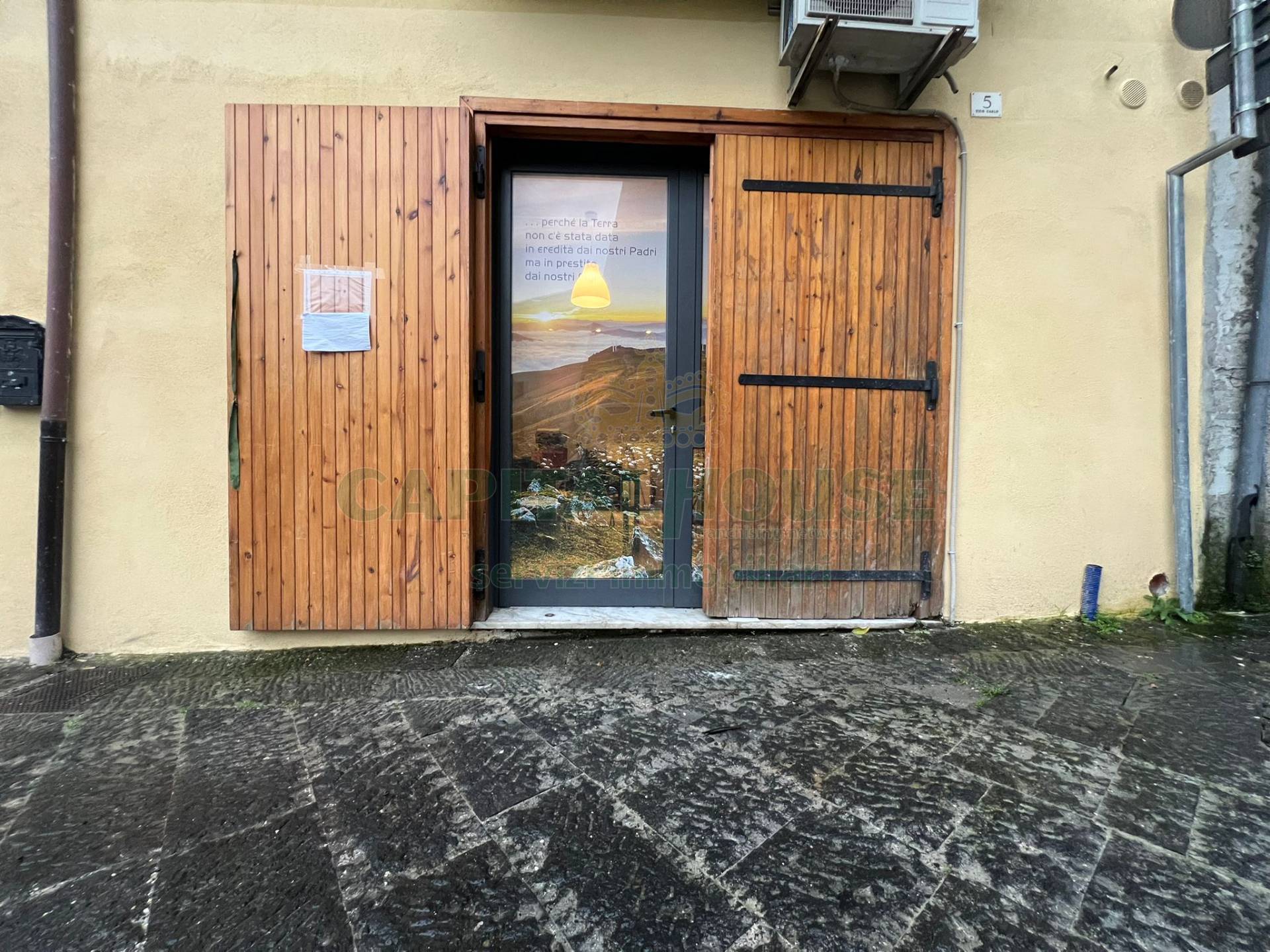 Commerciale in vendita a Atripalda