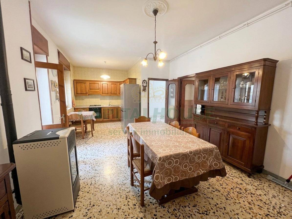 S.Indipendente in vendita a Prata di Principato Ultra