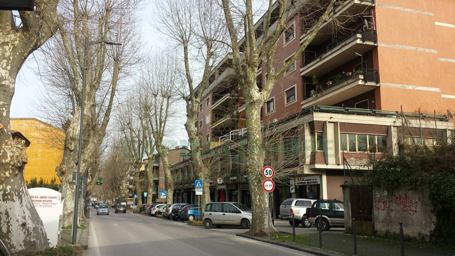 Commerciale in affitto a Atripalda