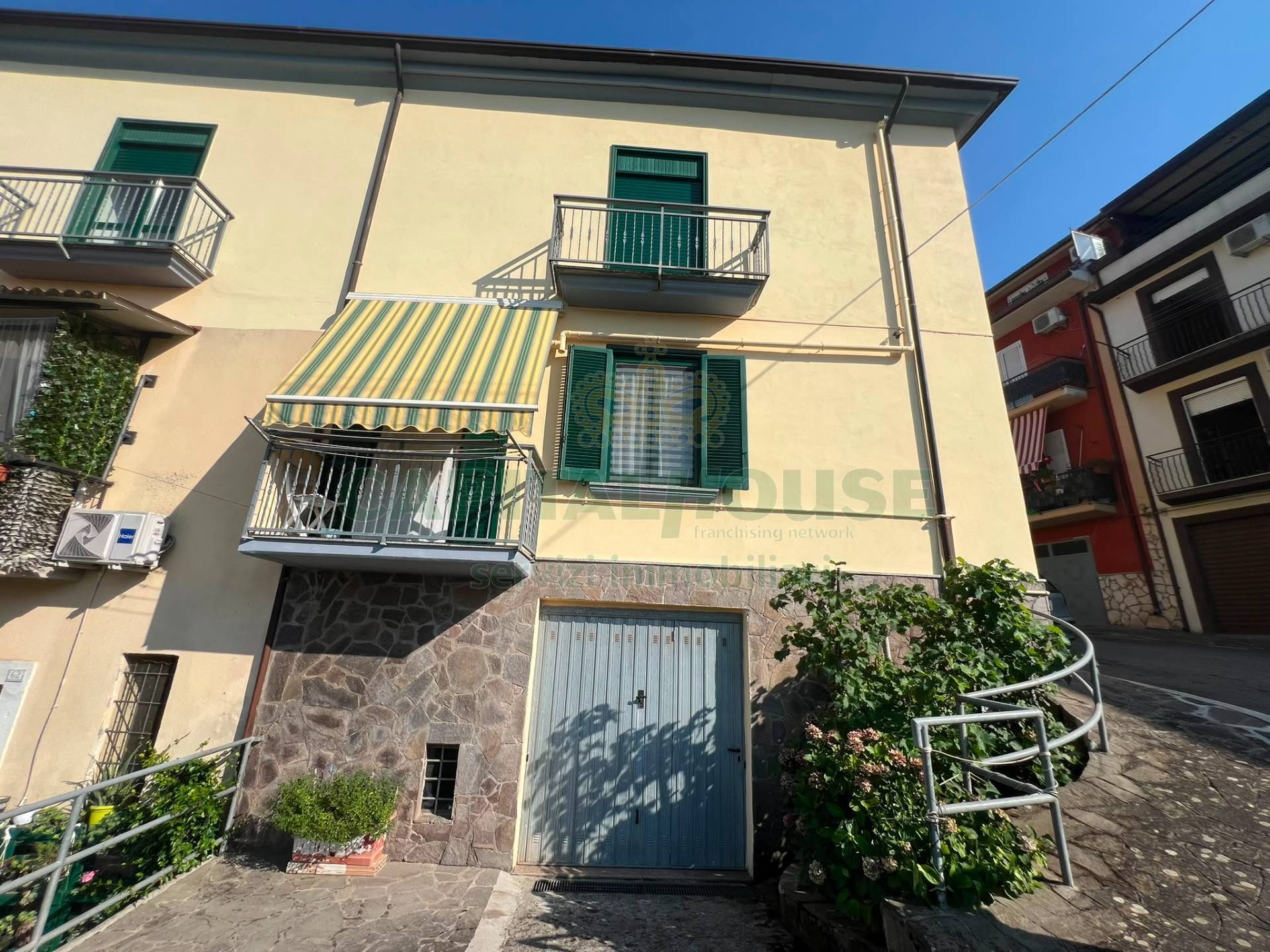 S.Indipendente in vendita a Prata di Principato Ultra
