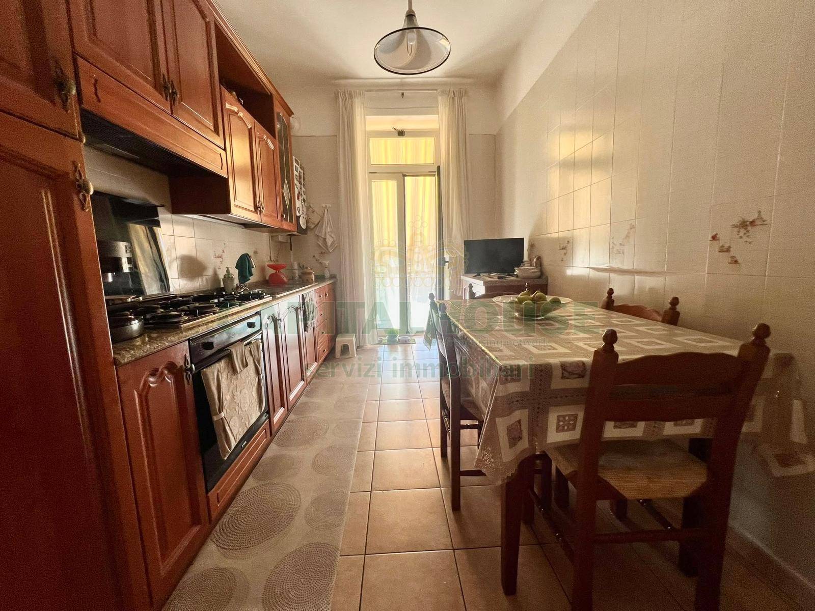 S.Indipendente in vendita a Prata di Principato Ultra