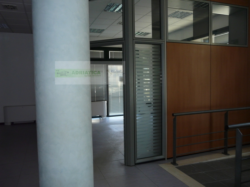 Locale commerciale in vendita a San Benedetto del Tronto