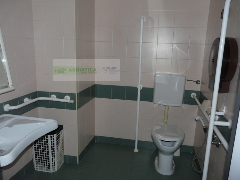 Locale commerciale in affitto a San Benedetto del Tronto