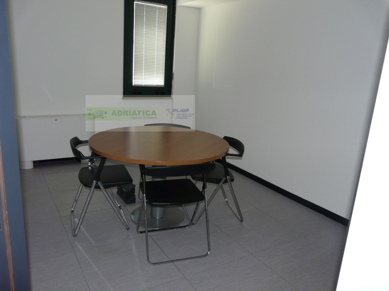 Locale commerciale in vendita a San Benedetto del Tronto