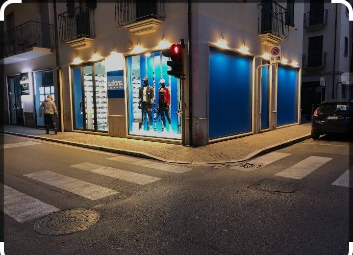 Locale commerciale in vendita a San Benedetto del Tronto, centrale