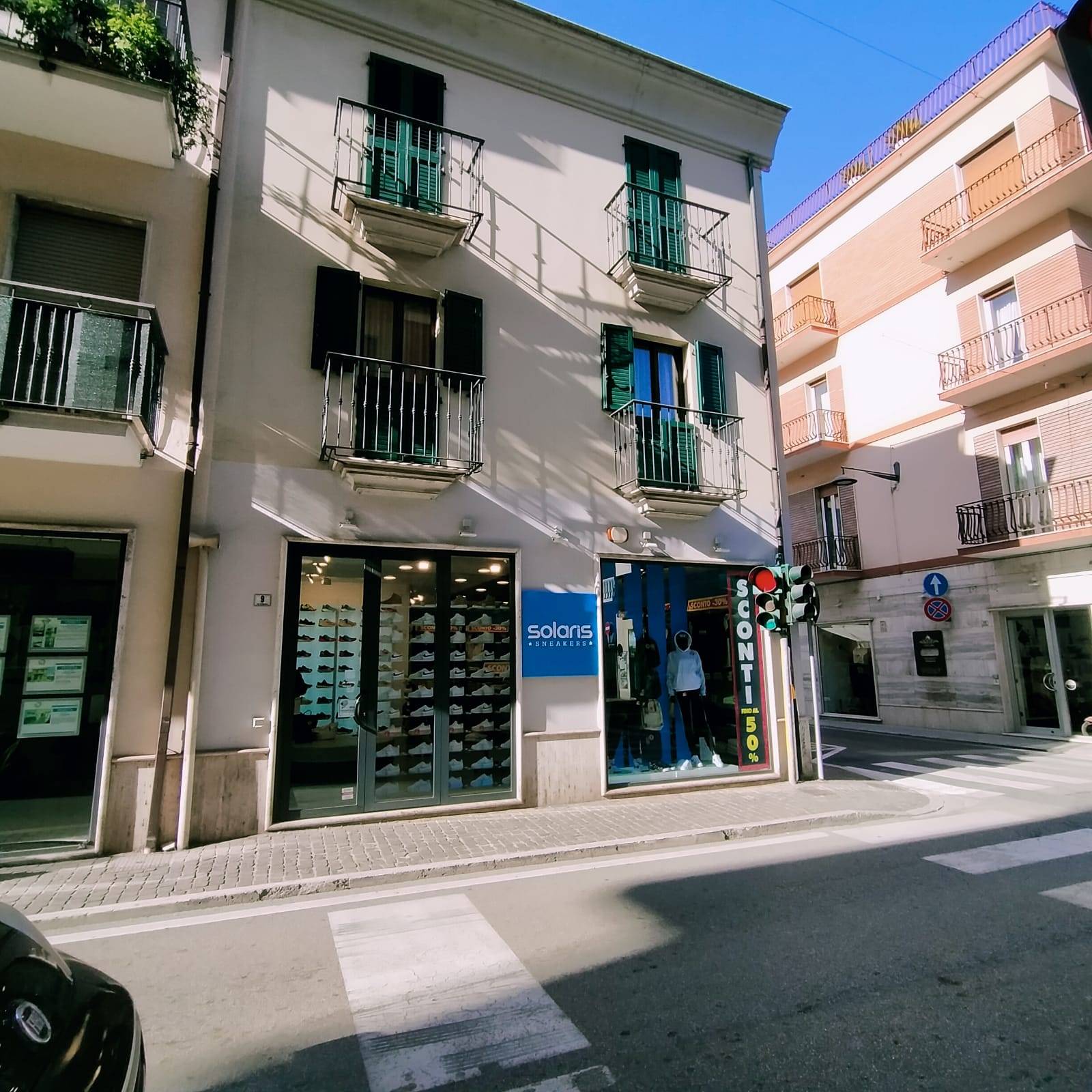 Locale commerciale in vendita a San Benedetto del Tronto, centrale