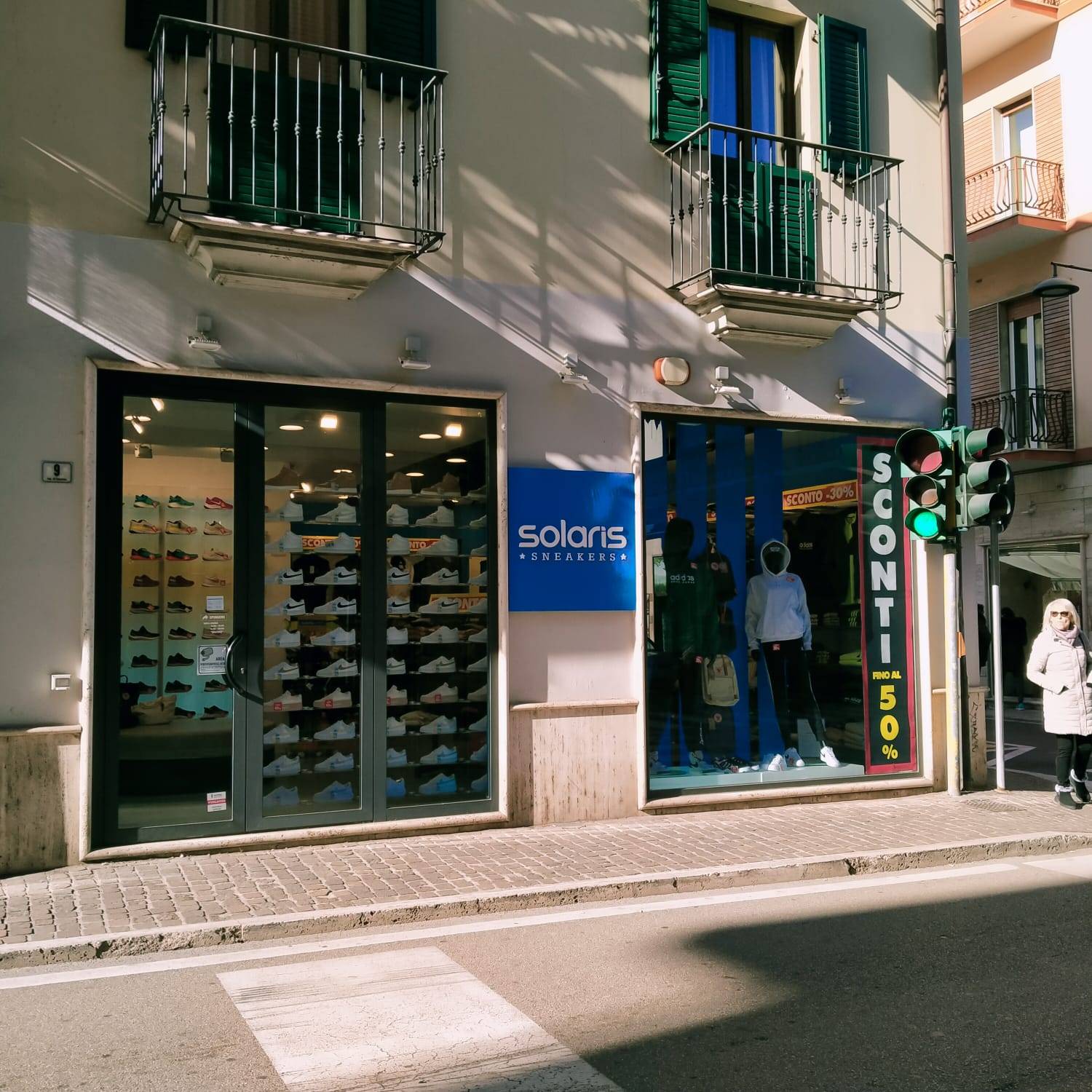 Locale commerciale in vendita a San Benedetto del Tronto, centrale