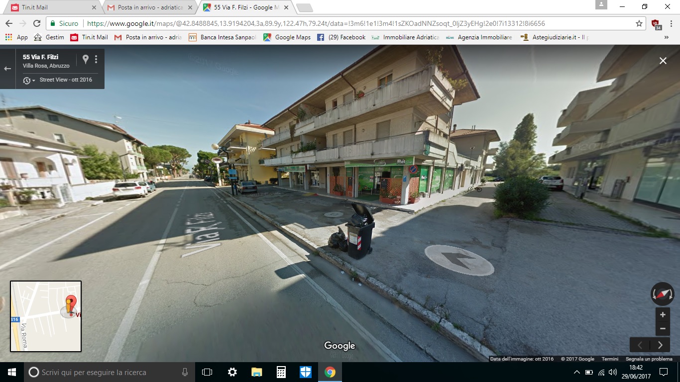 Locale commerciale in vendita a Martinsicuro, Villa Rosa