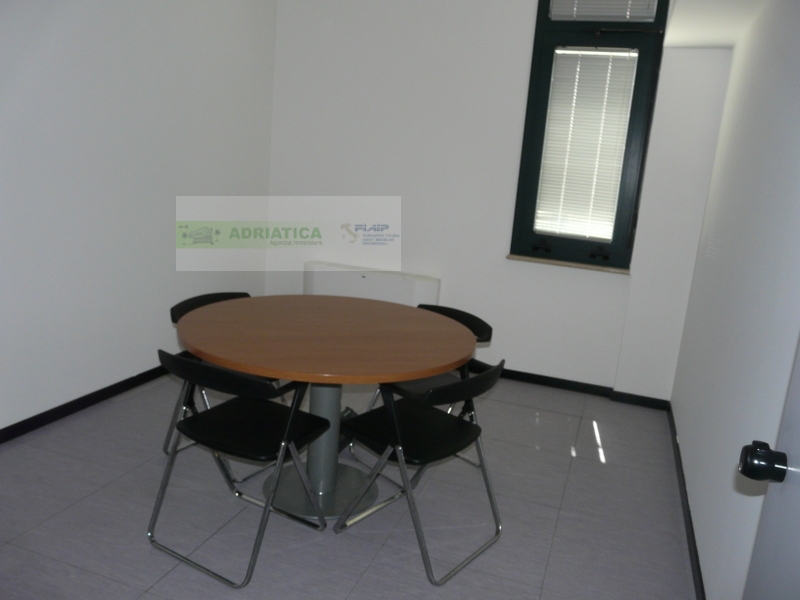 Locale commerciale in vendita a San Benedetto del Tronto