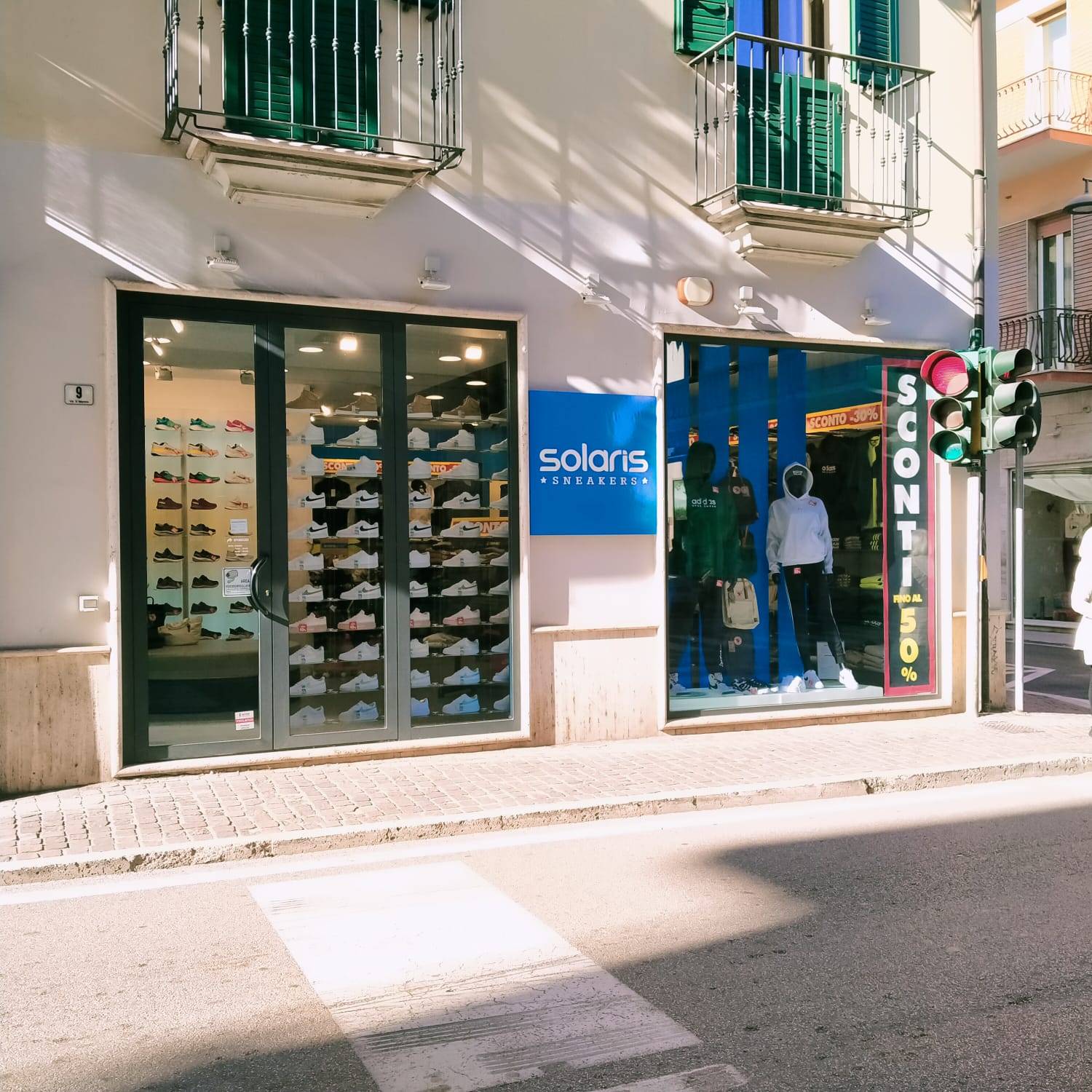 Locale commerciale in vendita a San Benedetto del Tronto, centrale