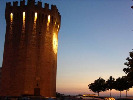 Locale commerciale in affitto a San Benedetto del Tronto