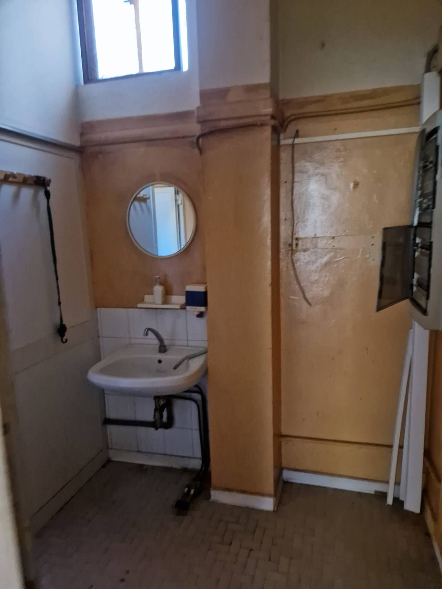 Locale commerciale in affitto a San Benedetto del Tronto