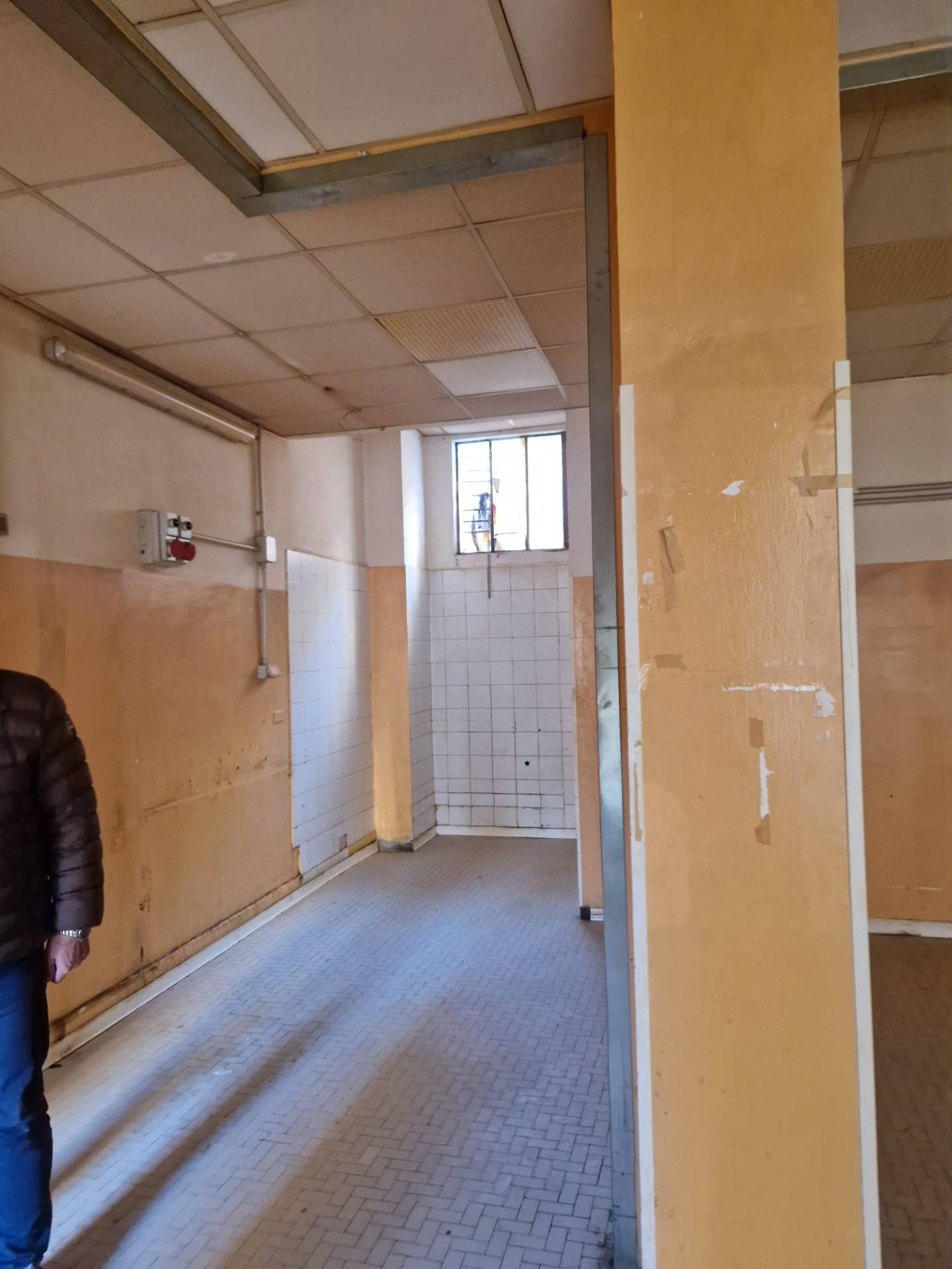 Locale commerciale in affitto a San Benedetto del Tronto