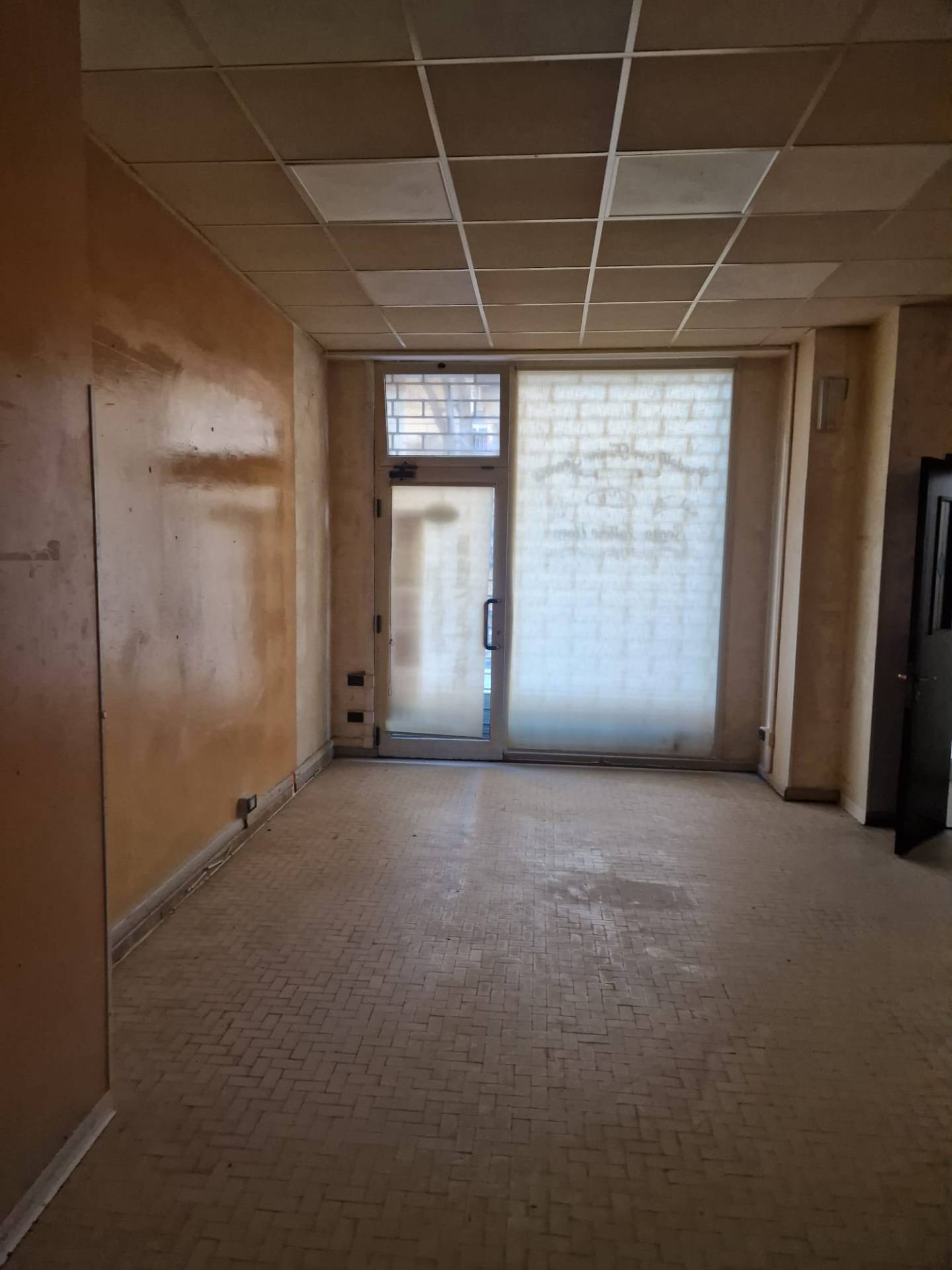 Locale commerciale in vendita a San Benedetto del Tronto