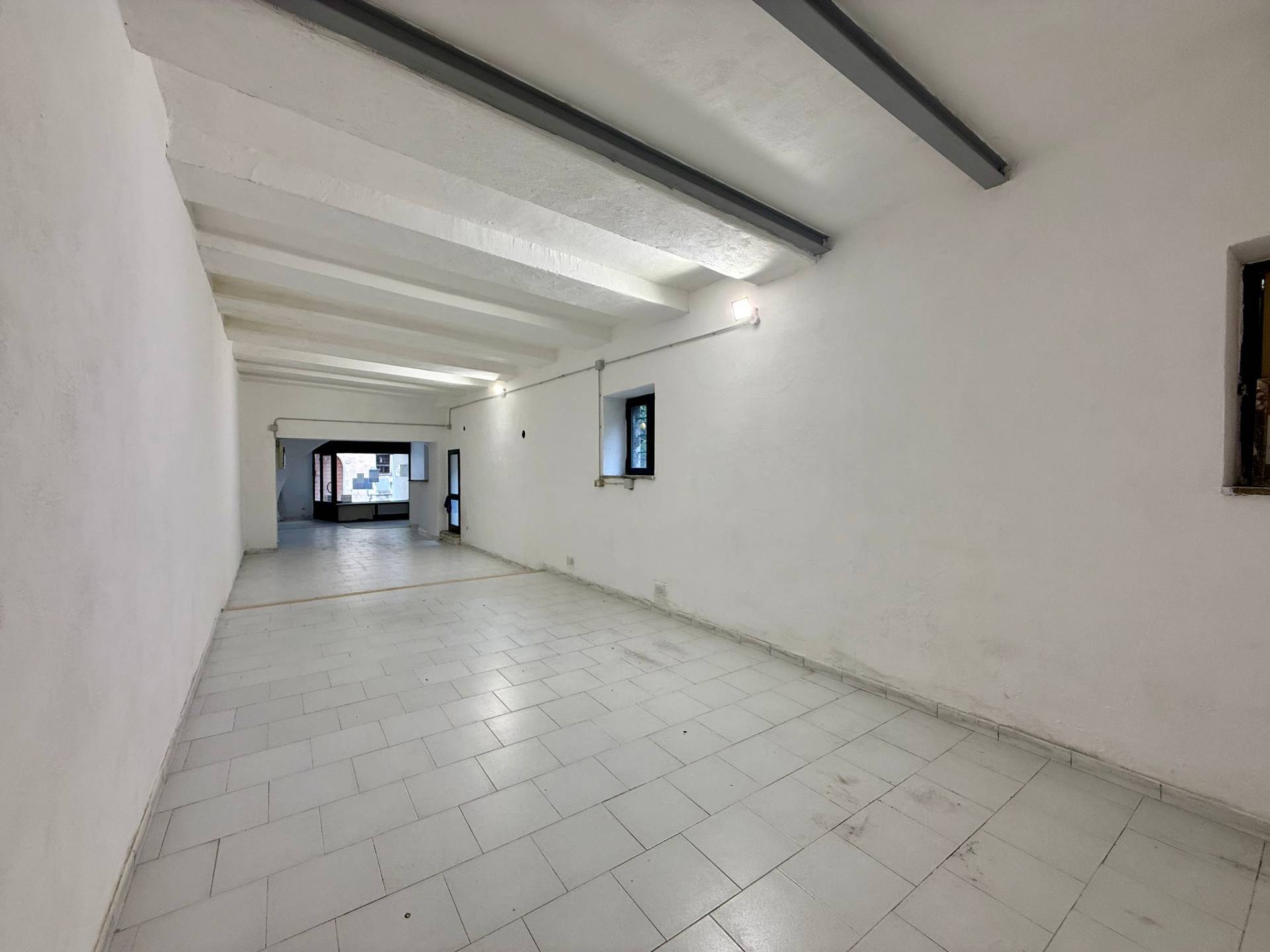 2 locali in vendita a Orbetello, Centro storico