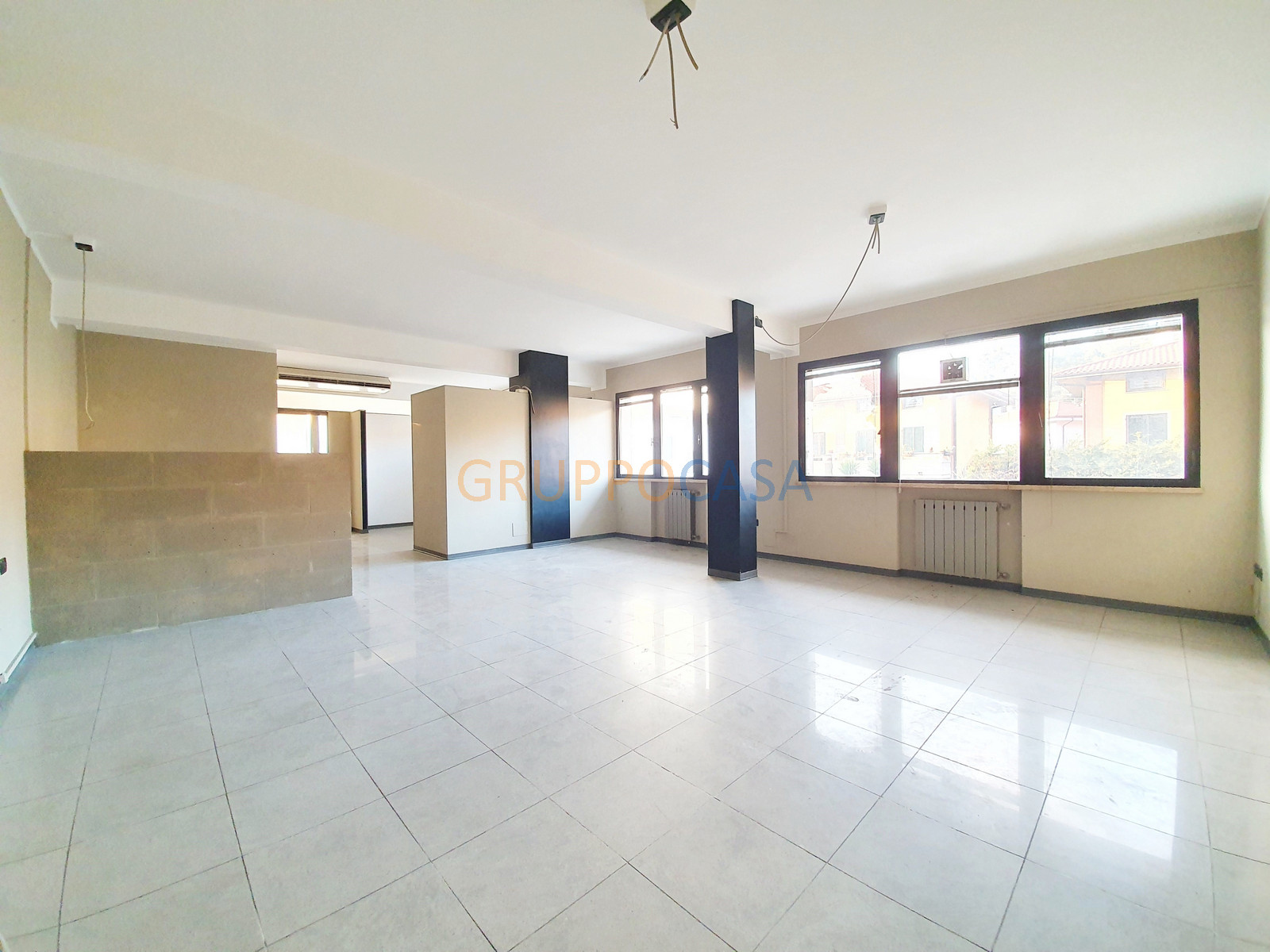 Locale commerciale in affitto a Pescia, Castellare