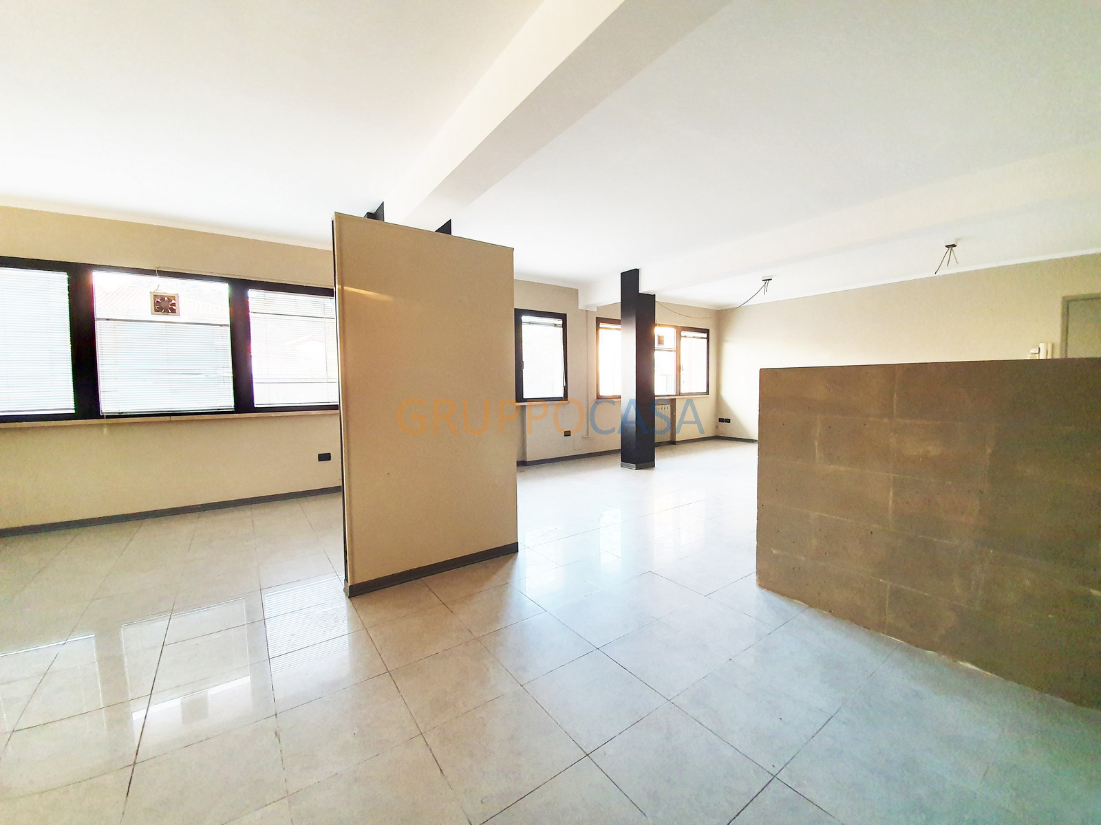 Locale commerciale in affitto a Pescia, Castellare