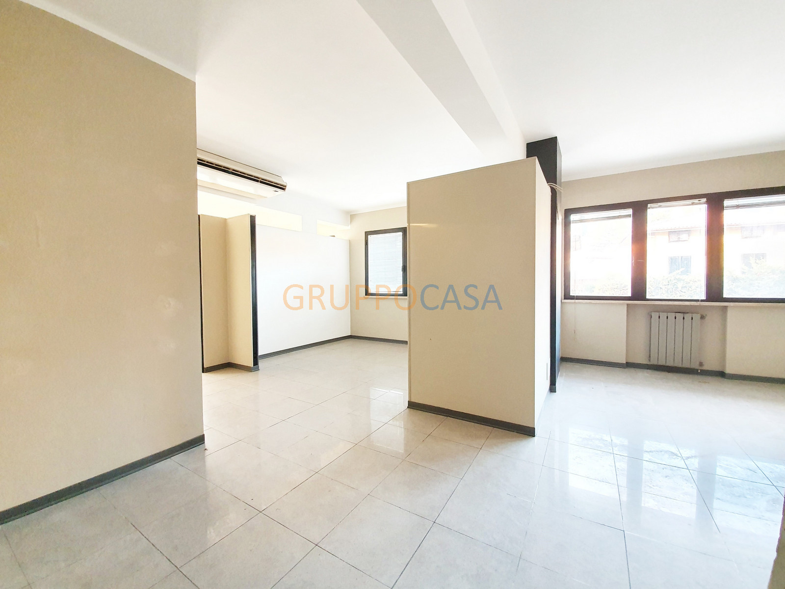 Locale commerciale in affitto a Pescia, Castellare